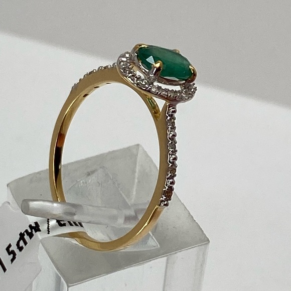 10K Yellow Gold Oval Shape Natural Emerald and Diamond Halo Ring NEW - Picture 7 of 14